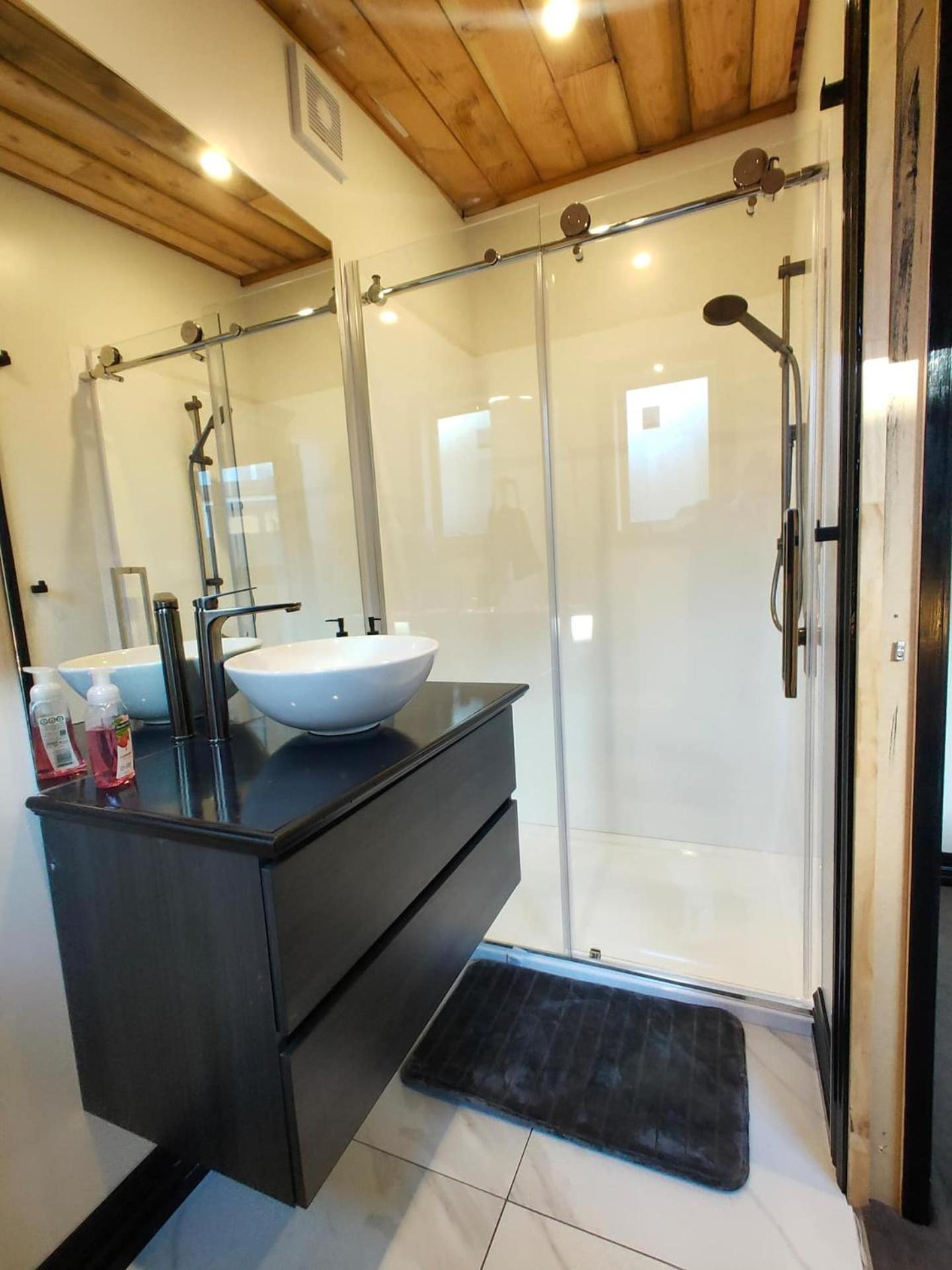 A Stone'S Throw From Town Tiny Home Dunedin Luaran gambar