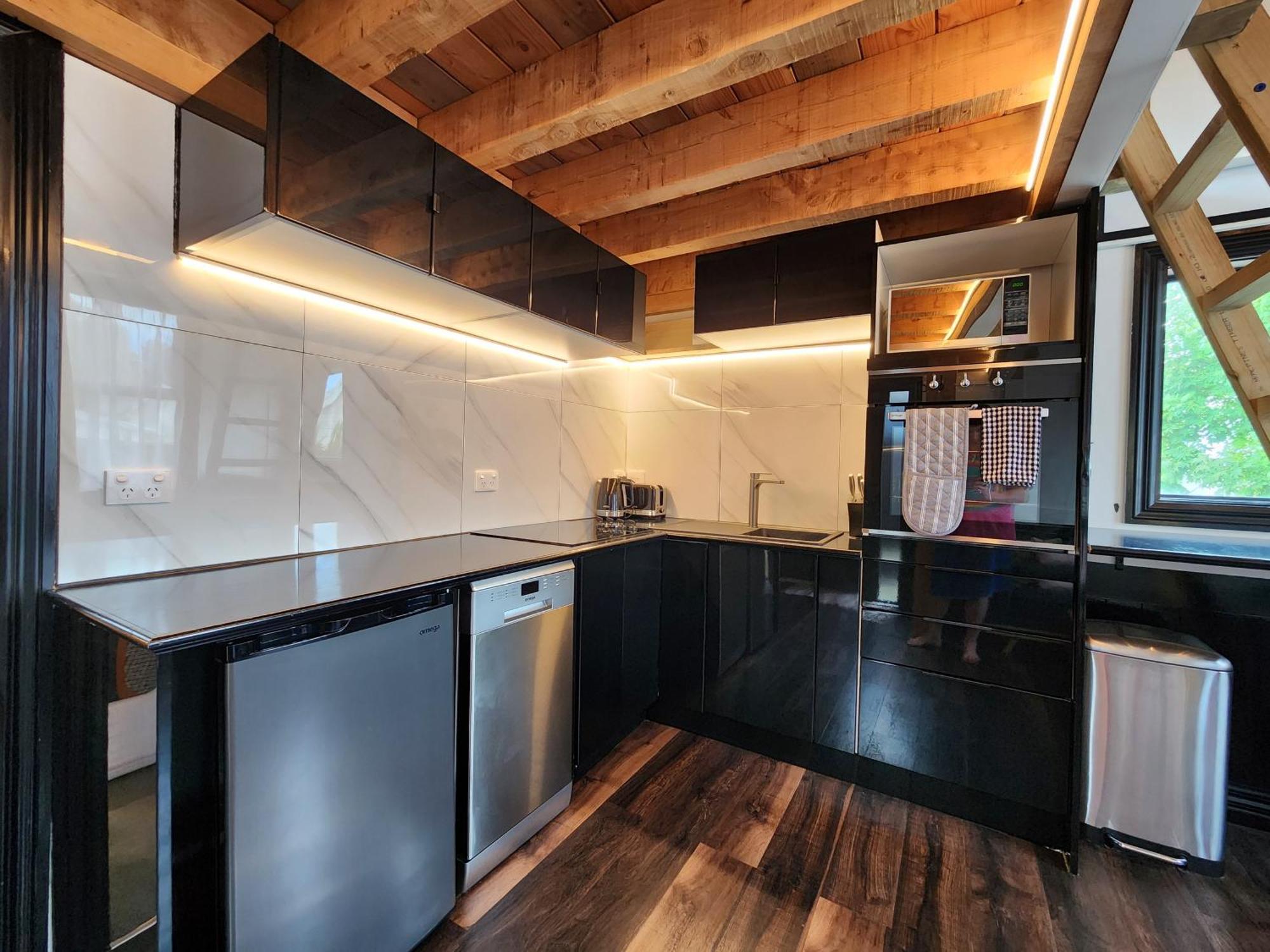 A Stone'S Throw From Town Tiny Home Dunedin Luaran gambar